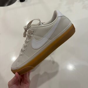 Nike Women’s Gum Sole Lifestyle Sneakers - 7